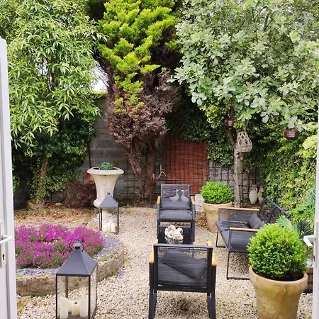 Stylish Three Bed House Close To *